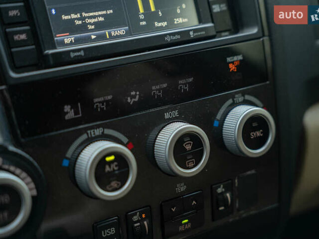 Белый Тойота Секвойя, объемом двигателя 5.66 л и пробегом 139 тыс. км за 39900 $, фото 28 на Automoto.ua