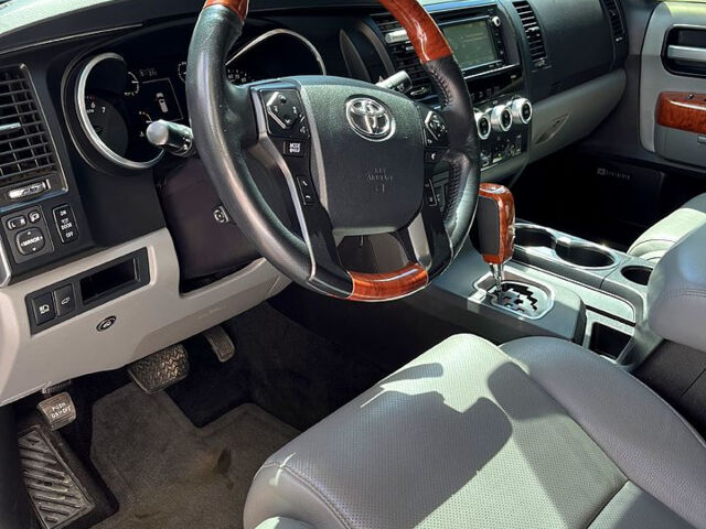 Білий Тойота Секвойя, об'ємом двигуна 5.7 л та пробігом 0 тис. км за 45000 $, фото 5 на Automoto.ua