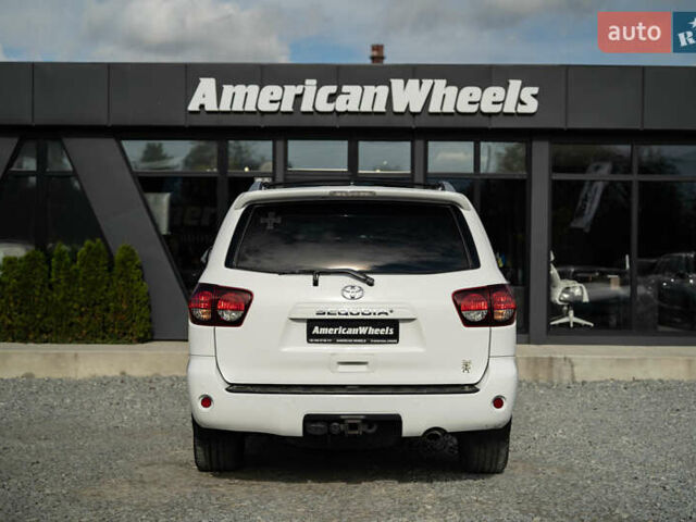 Белый Тойота Секвойя, объемом двигателя 5.66 л и пробегом 139 тыс. км за 39900 $, фото 5 на Automoto.ua