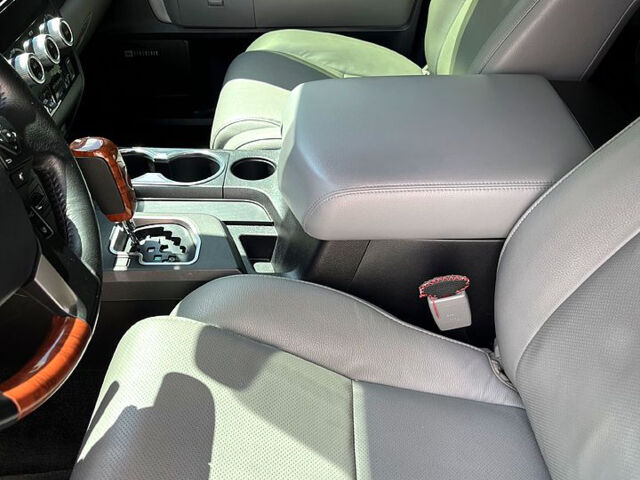 Білий Тойота Секвойя, об'ємом двигуна 5.7 л та пробігом 0 тис. км за 45000 $, фото 11 на Automoto.ua