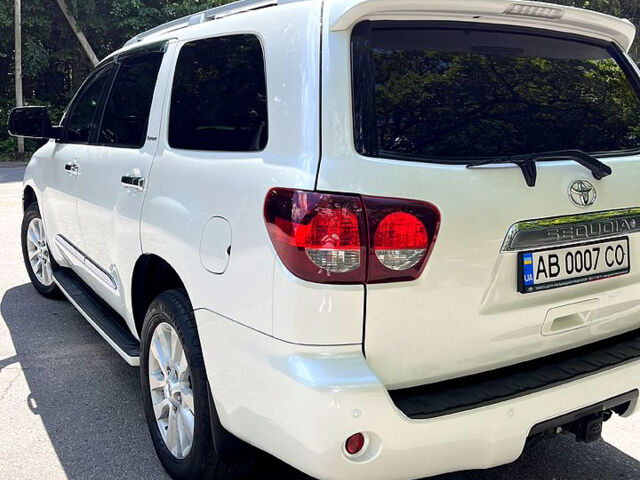 Білий Тойота Секвойя, об'ємом двигуна 5.7 л та пробігом 0 тис. км за 45000 $, фото 3 на Automoto.ua