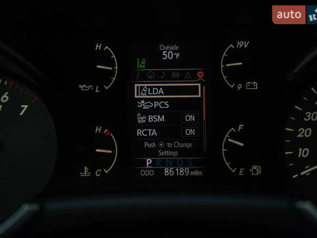 Белый Тойота Секвойя, объемом двигателя 5.66 л и пробегом 139 тыс. км за 39900 $, фото 25 на Automoto.ua