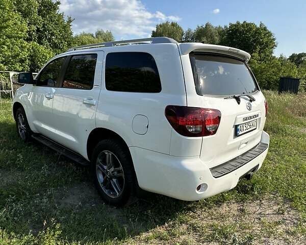 Білий Тойота Секвойя, об'ємом двигуна 5.66 л та пробігом 70 тис. км за 45000 $, фото 2 на Automoto.ua