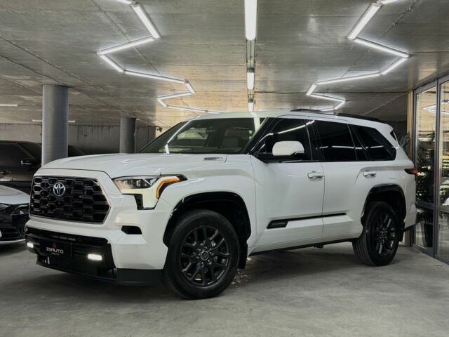 Белый Тойота Секвойя, объемом двигателя 3.5 л и пробегом 16 тыс. км за 113000 $, фото 6 на Automoto.ua