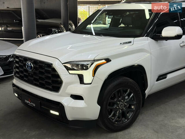 Тойота Секвойя 2023 в Одессе на Automoto.ua Белый Тойота Секвойя, объемом двигателя 3.45 л и пробегом 16 тыс. км за 113000 $, фото 7 на Automoto.ua