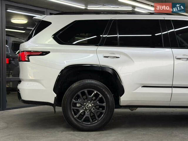 Тойота Секвойя 2023 в Одессе на Automoto.ua Белый Тойота Секвойя, объемом двигателя 3.45 л и пробегом 16 тыс. км за 113000 $, фото 17 на Automoto.ua
