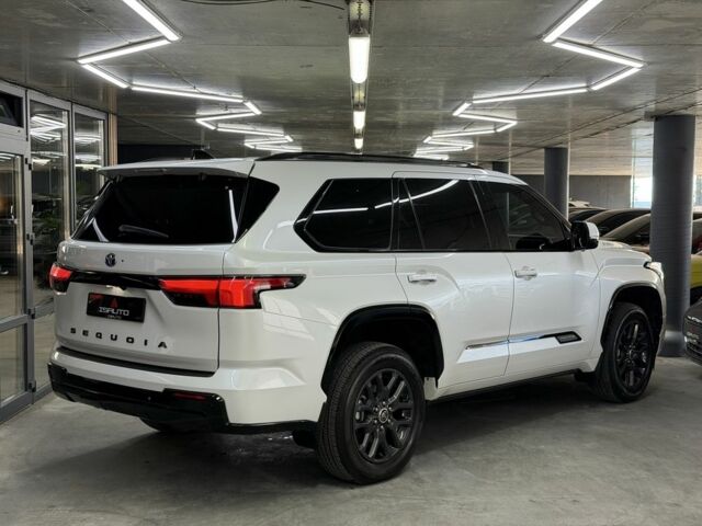 Белый Тойота Секвойя, объемом двигателя 3.5 л и пробегом 16 тыс. км за 113000 $, фото 8 на Automoto.ua