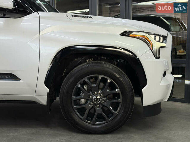 Тойота Секвойя 2023 в Одессе на Automoto.ua Белый Тойота Секвойя, объемом двигателя 3.45 л и пробегом 16 тыс. км за 113000 $, фото 4 на Automoto.ua