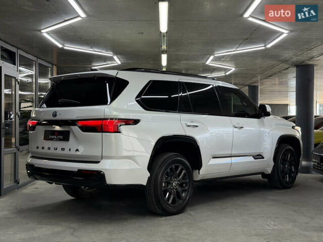 Тойота Секвойя 2023 в Одессе на Automoto.ua Белый Тойота Секвойя, объемом двигателя 3.45 л и пробегом 16 тыс. км за 113000 $, фото 14 на Automoto.ua
