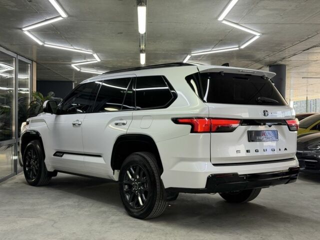 Белый Тойота Секвойя, объемом двигателя 3.5 л и пробегом 16 тыс. км за 113000 $, фото 14 на Automoto.ua