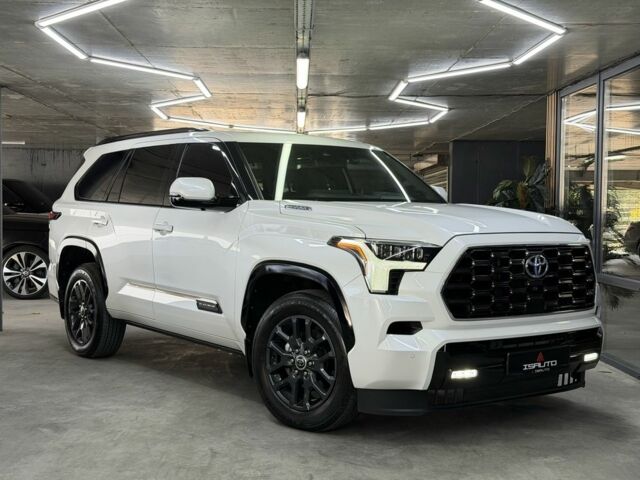 Белый Тойота Секвойя, объемом двигателя 3.5 л и пробегом 16 тыс. км за 113000 $, фото 2 на Automoto.ua