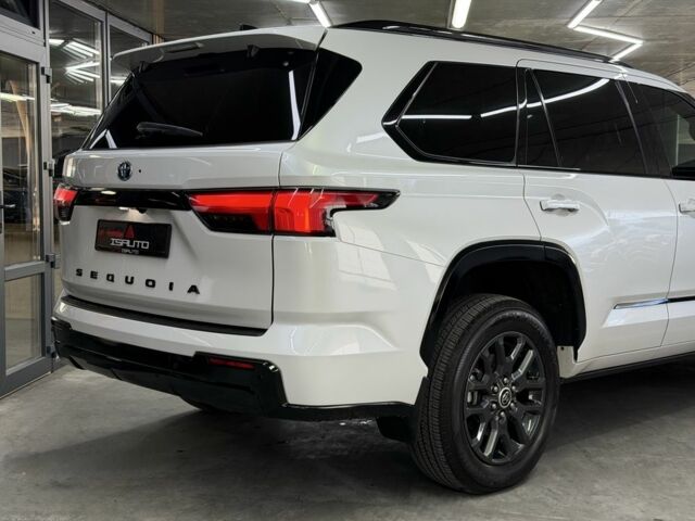 Белый Тойота Секвойя, объемом двигателя 3.5 л и пробегом 16 тыс. км за 113000 $, фото 11 на Automoto.ua