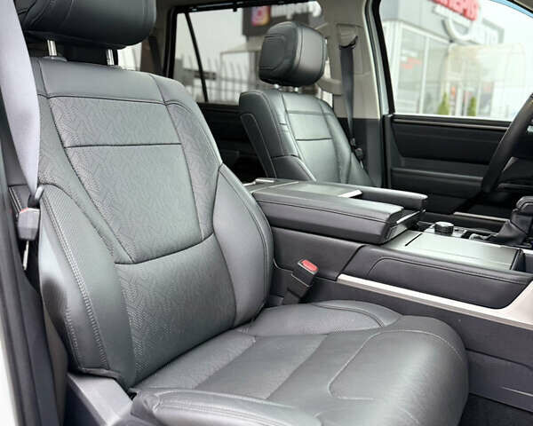 Белый Тойота Секвойя, объемом двигателя 3.45 л и пробегом 36 тыс. км за 92900 $, фото 9 на Automoto.ua