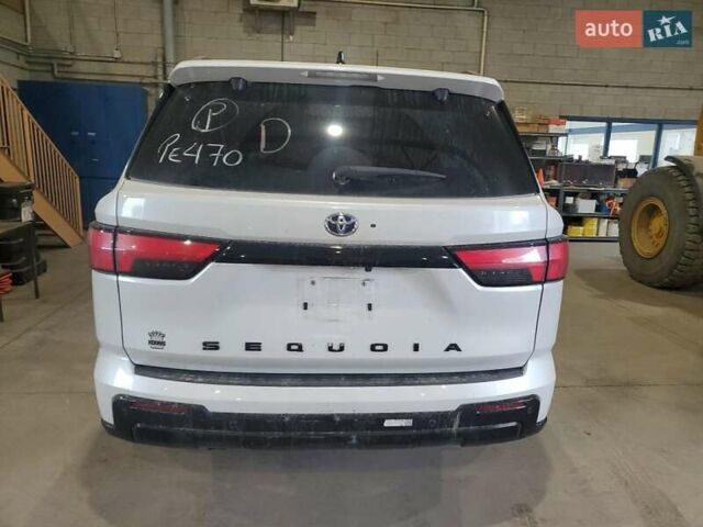 Белый Тойота Секвойя, объемом двигателя 0 л и пробегом 28 тыс. км за 90000 $, фото 5 на Automoto.ua