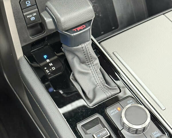 Белый Тойота Секвойя, объемом двигателя 3.45 л и пробегом 36 тыс. км за 92900 $, фото 14 на Automoto.ua