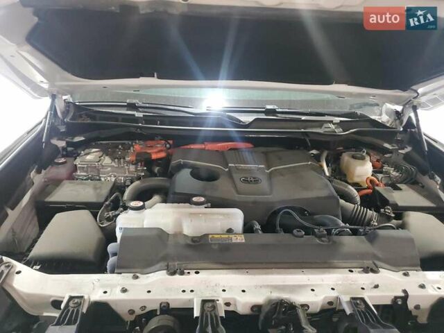 Белый Тойота Секвойя, объемом двигателя 0 л и пробегом 28 тыс. км за 90000 $, фото 10 на Automoto.ua