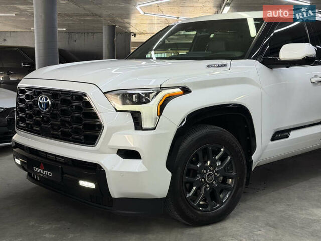 Тойота Секвойя 2023 в Одессе на Automoto.ua Белый Тойота Секвойя, объемом двигателя 3.45 л и пробегом 16 тыс. км за 113000 $, фото 8 на Automoto.ua