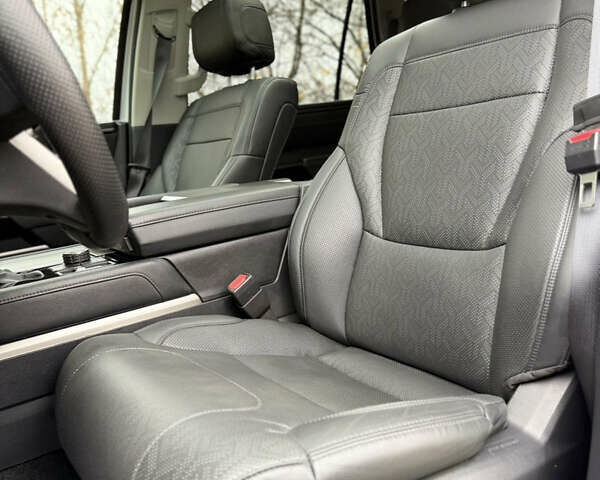 Белый Тойота Секвойя, объемом двигателя 3.45 л и пробегом 36 тыс. км за 92900 $, фото 12 на Automoto.ua