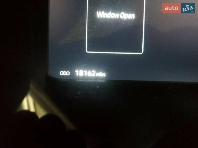Белый Тойота Секвойя, объемом двигателя 0 л и пробегом 28 тыс. км за 90000 $, фото 8 на Automoto.ua