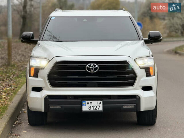 Белый Тойота Секвойя, объемом двигателя 3.45 л и пробегом 36 тыс. км за 92900 $, фото 1 на Automoto.ua