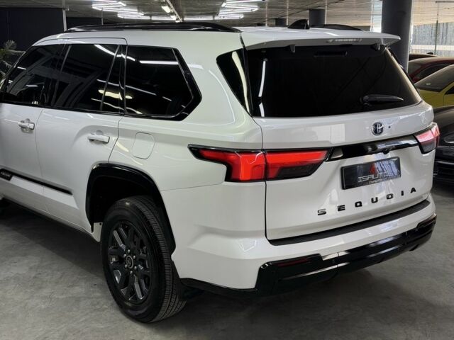 Белый Тойота Секвойя, объемом двигателя 3.5 л и пробегом 16 тыс. км за 113000 $, фото 13 на Automoto.ua