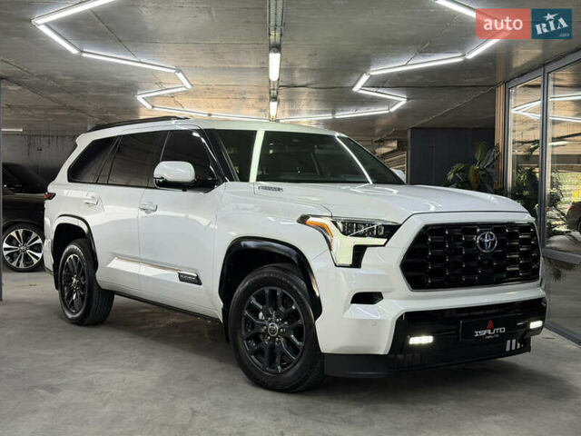Тойота Секвойя 2023 в Одессе на Automoto.ua Белый Тойота Секвойя, объемом двигателя 3.45 л и пробегом 16 тыс. км за 113000 $, фото 1 на Automoto.ua