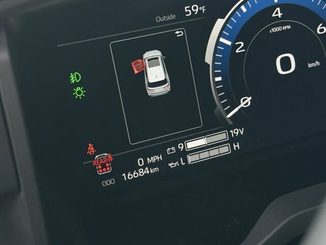 Белый Тойота Секвойя, объемом двигателя 3.5 л и пробегом 16 тыс. км за 113000 $, фото 22 на Automoto.ua