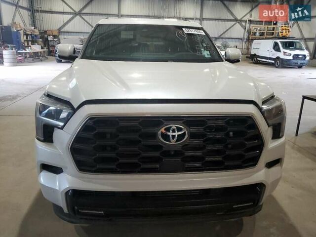 Белый Тойота Секвойя, объемом двигателя 0 л и пробегом 28 тыс. км за 90000 $, фото 4 на Automoto.ua