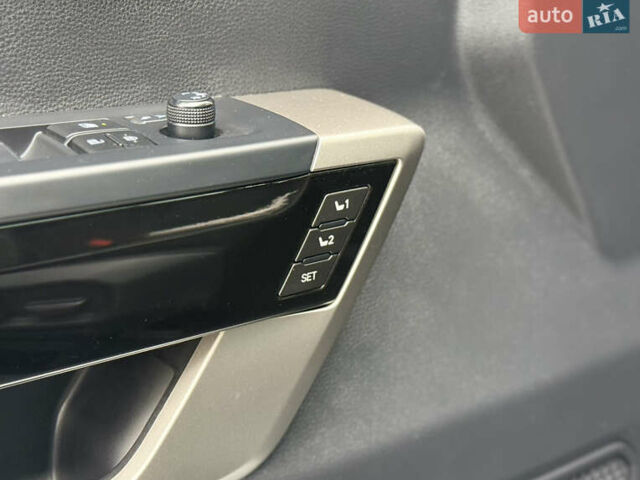 Белый Тойота Секвойя, объемом двигателя 3.45 л и пробегом 36 тыс. км за 92900 $, фото 13 на Automoto.ua