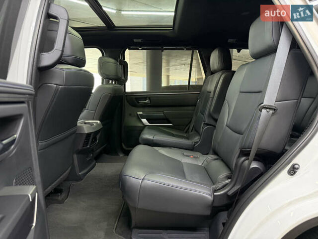 Тойота Секвойя 2023 в Одессе на Automoto.ua Белый Тойота Секвойя, объемом двигателя 3.45 л и пробегом 16 тыс. км за 113000 $, фото 23 на Automoto.ua