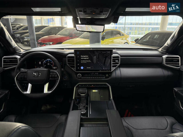 Тойота Секвойя 2023 в Одессе на Automoto.ua Белый Тойота Секвойя, объемом двигателя 3.45 л и пробегом 16 тыс. км за 113000 $, фото 25 на Automoto.ua