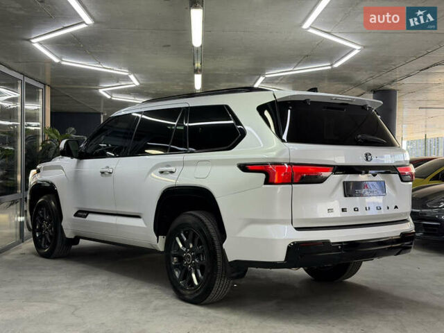 Тойота Секвойя 2023 в Одессе на Automoto.ua Белый Тойота Секвойя, объемом двигателя 3.45 л и пробегом 16 тыс. км за 113000 $, фото 10 на Automoto.ua