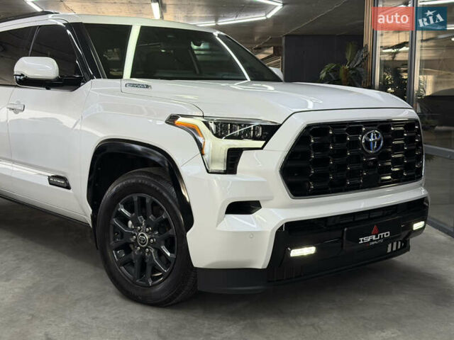 Тойота Секвойя 2023 в Одессе на Automoto.ua Белый Тойота Секвойя, объемом двигателя 3.45 л и пробегом 16 тыс. км за 113000 $, фото 3 на Automoto.ua
