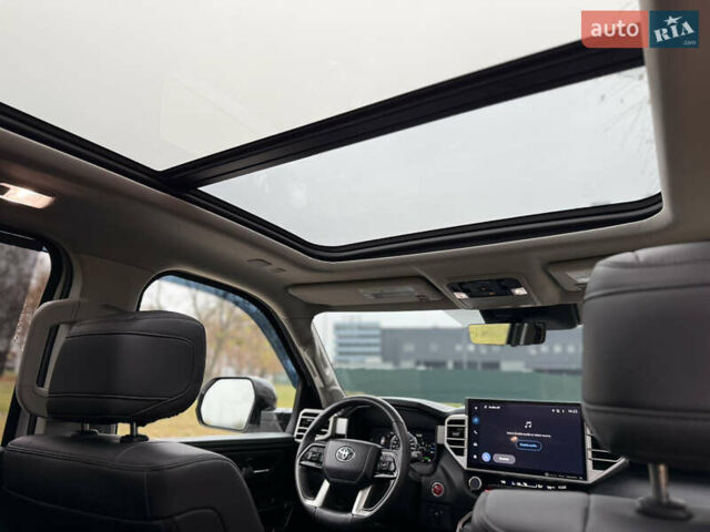 Белый Тойота Секвойя, объемом двигателя 3.45 л и пробегом 36 тыс. км за 92900 $, фото 8 на Automoto.ua