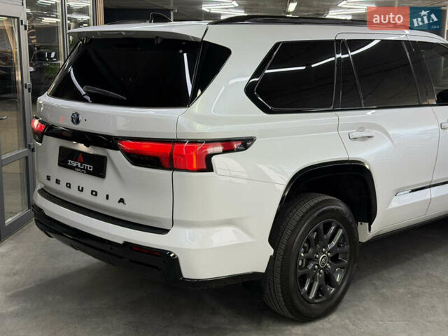 Тойота Секвойя 2023 в Одессе на Automoto.ua Белый Тойота Секвойя, объемом двигателя 3.45 л и пробегом 16 тыс. км за 113000 $, фото 15 на Automoto.ua