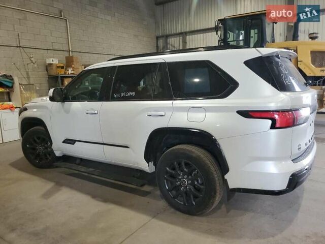 Белый Тойота Секвойя, объемом двигателя 0 л и пробегом 28 тыс. км за 90000 $, фото 1 на Automoto.ua