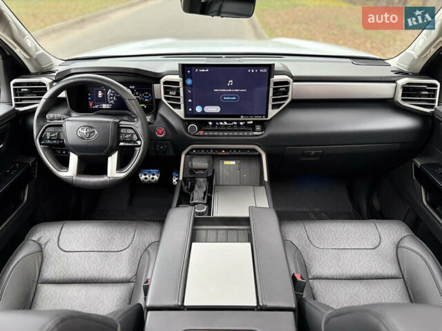 Белый Тойота Секвойя, объемом двигателя 3.45 л и пробегом 36 тыс. км за 92900 $, фото 11 на Automoto.ua