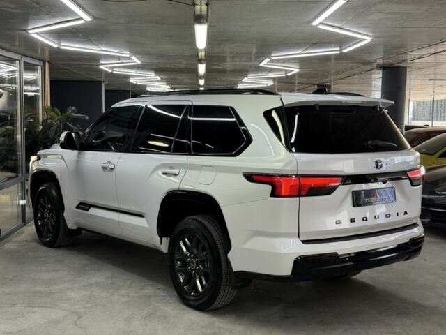 Белый Тойота Секвойя, объемом двигателя 3.5 л и пробегом 16 тыс. км за 113000 $, фото 12 на Automoto.ua