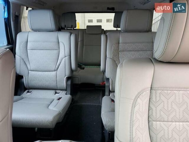 Белый Тойота Секвойя, объемом двигателя 3.4 л и пробегом 5 тыс. км за 96000 $, фото 9 на Automoto.ua