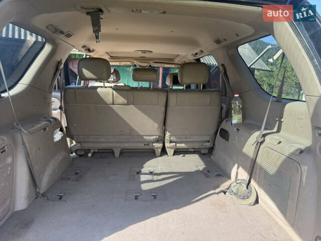 Черный Тойота Секвойя, объемом двигателя 4.7 л и пробегом 290 тыс. км за 15000 $, фото 3 на Automoto.ua
