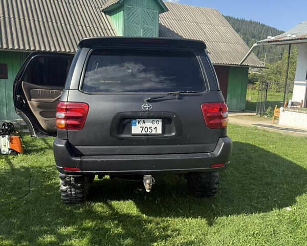 Черный Тойота Секвойя, объемом двигателя 4.7 л и пробегом 290 тыс. км за 15000 $, фото 8 на Automoto.ua