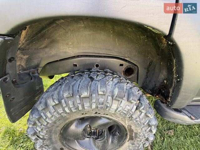 Черный Тойота Секвойя, объемом двигателя 4.7 л и пробегом 290 тыс. км за 15000 $, фото 5 на Automoto.ua