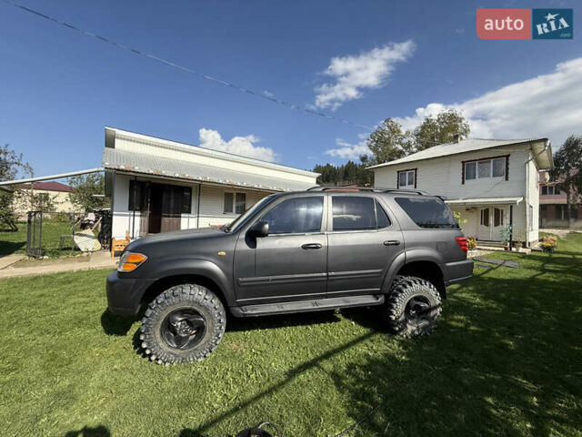 Черный Тойота Секвойя, объемом двигателя 4.7 л и пробегом 290 тыс. км за 15000 $, фото 2 на Automoto.ua