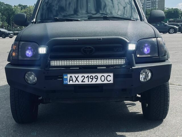 Черный Тойота Секвойя, объемом двигателя 4.7 л и пробегом 486 тыс. км за 10952 $, фото 1 на Automoto.ua