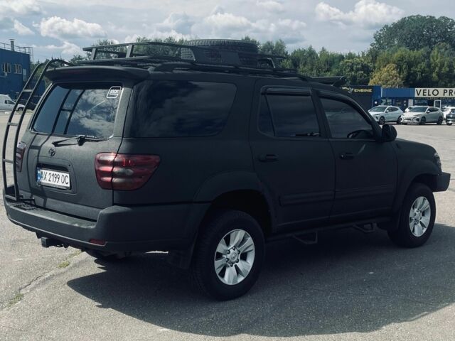 Черный Тойота Секвойя, объемом двигателя 4.7 л и пробегом 486 тыс. км за 10952 $, фото 4 на Automoto.ua