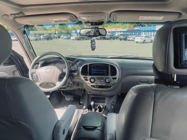 Черный Тойота Секвойя, объемом двигателя 4.7 л и пробегом 486 тыс. км за 10952 $, фото 10 на Automoto.ua