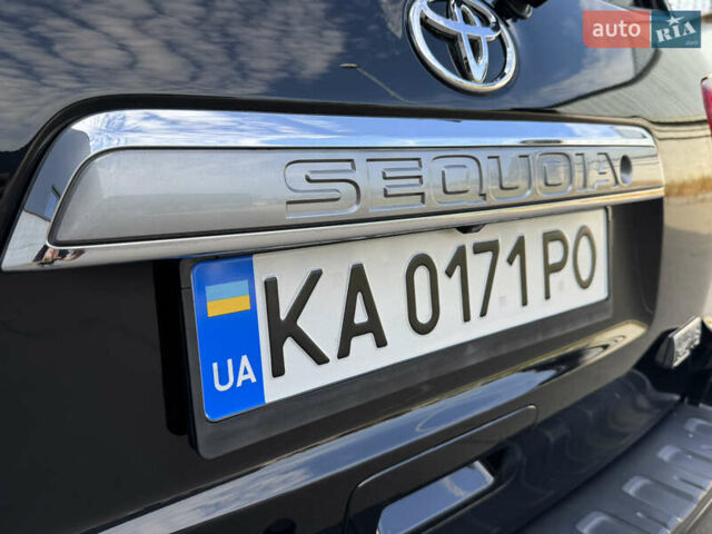 Чорний Тойота Секвойя, об'ємом двигуна 5.7 л та пробігом 160 тис. км за 23700 $, фото 49 на Automoto.ua