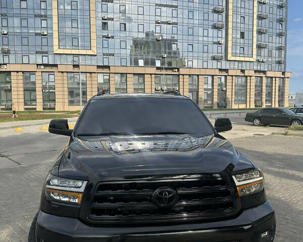 Черный Тойота Секвойя, объемом двигателя 5.7 л и пробегом 211 тыс. км за 22500 $, фото 2 на Automoto.ua