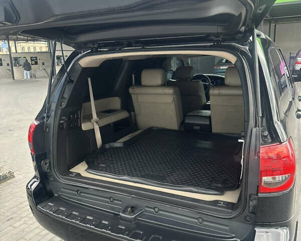 Черный Тойота Секвойя, объемом двигателя 5.7 л и пробегом 211 тыс. км за 22500 $, фото 28 на Automoto.ua