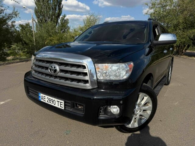 Черный Тойота Секвойя, объемом двигателя 5.7 л и пробегом 182 тыс. км за 17500 $, фото 6 на Automoto.ua